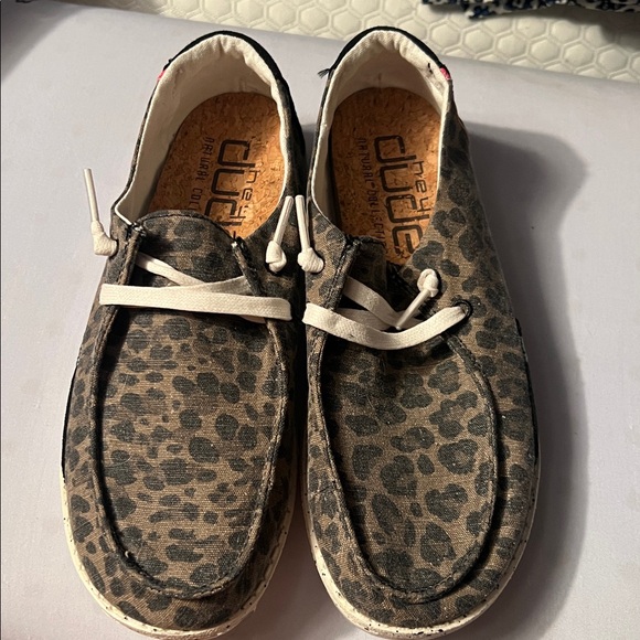 Hey Dudes Leopard Print Casual Shoes, new no tags - Picture 2 of 4